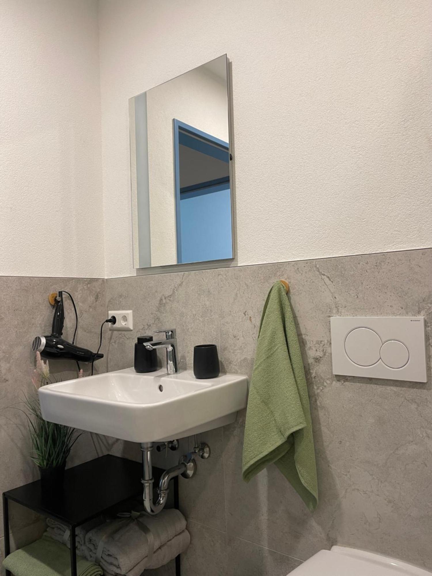 Wunderschoenes Apartment Am Schloessle Zentrum 普福尔茨海姆 外观 照片